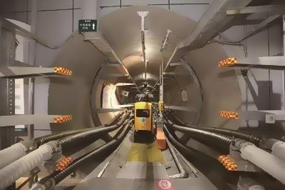 �����е��˹����ܙC����